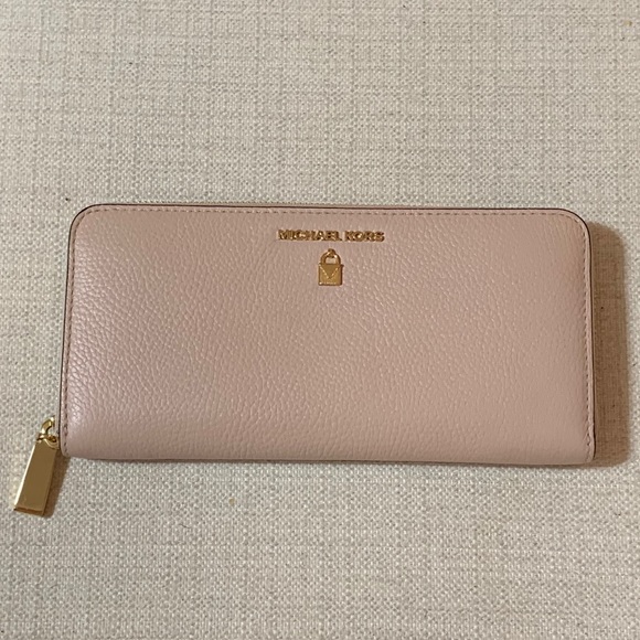 Michael Kors Handbags - Michael Kors Pebbled Leather Wallet in Soft Pink